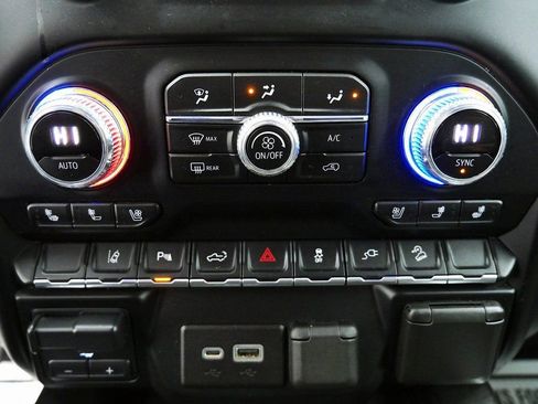 Used 2020 GMC Sierra 2500 AT4 w/ AT4 Premium Package image 30