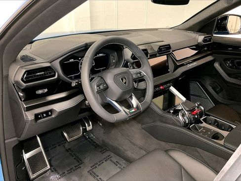 Used 2025 Lamborghini Urus SE image 7