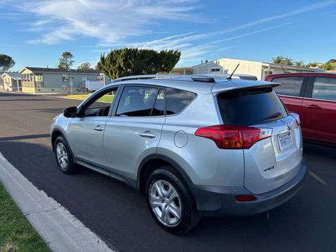 Used 2014 Toyota RAV4 LE image 8