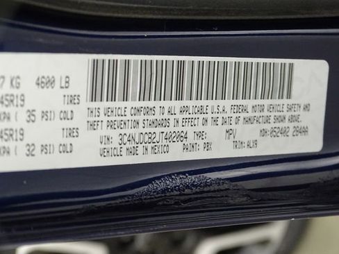 Used 2018 Jeep Compass Limited w/ Navigation Group image 24