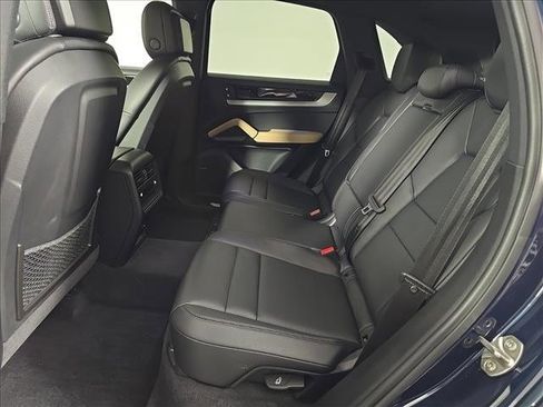 Certified 2024 Porsche Cayenne image 15