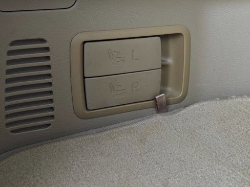 Used 2012 Toyota Highlander Limited FWD image 22