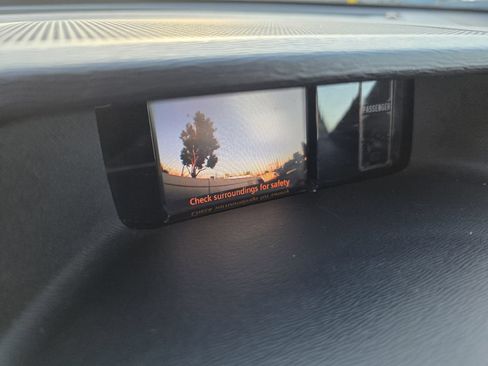 Used 2014 Toyota Sienna SE FWD image 19