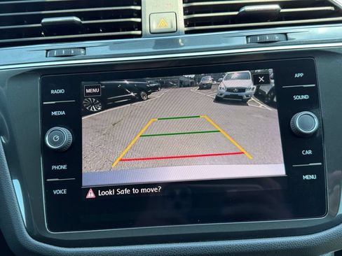 Used 2020 Volkswagen Tiguan SE w/ 3rd Row Seat Package AWD/4WD image 15