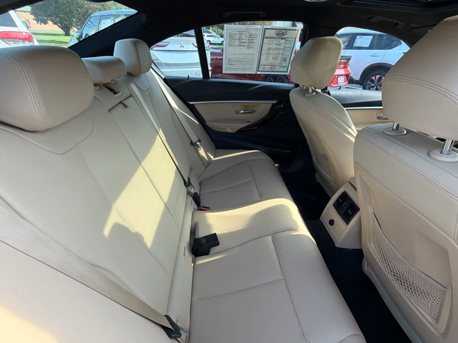 Used 2017 BMW 330i xDrive Sedan AWD/4WD image 11
