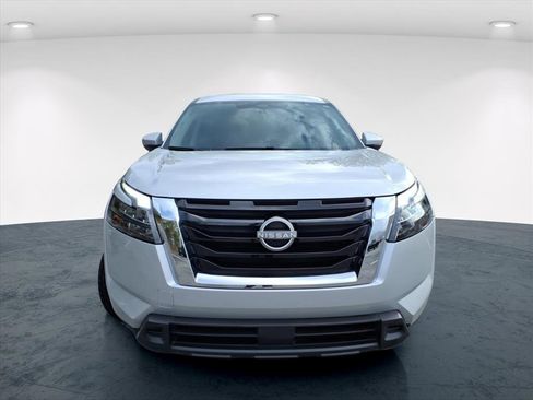 Used 2025 Nissan Pathfinder SV image 20