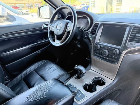 Used 2014 Jeep Grand Cherokee Limited AWD/4WD image 9