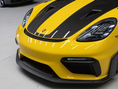 Certified 2024 Porsche 718 Cayman GT4 RS w/ Weissach Package RWD image 33