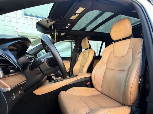 Used 2017 Volvo XC90 T6 Inscription w/ Vision Package AWD/4WD image 6