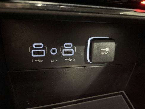 Used 2024 Jeep Grand Cherokee Laredo AWD/4WD image 32