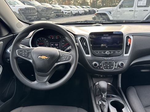 Used 2024 Chevrolet Malibu LT image 27