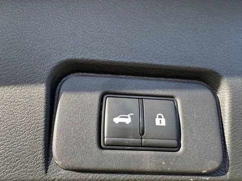 Used 2022 Nissan Rogue Platinum w/ Head-Up Display Package image 11