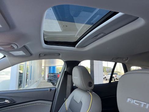 New 2026 Chevrolet Trax ACTIV w/ Sunroof Package image 4