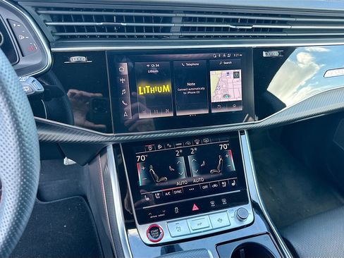 Used 2024 Audi RS Q8 4.0T image 13