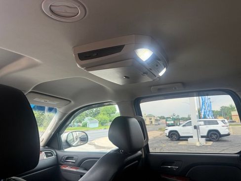 Used 2014 GMC Yukon XL SLT AWD/4WD image 18