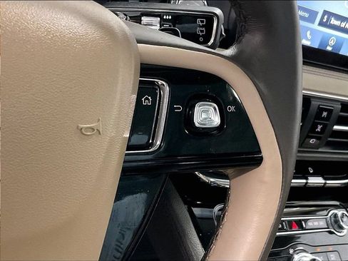 Used 2021 Lincoln Corsair AWD w/ Premium Package image 25