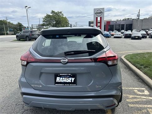 Certified 2024 Nissan Kicks SR image 7