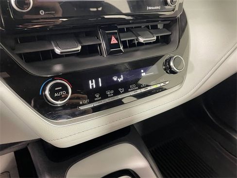Used 2022 Toyota Corolla SE image 8