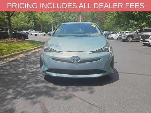 Used 2017 Toyota Prius Two FWD image 2