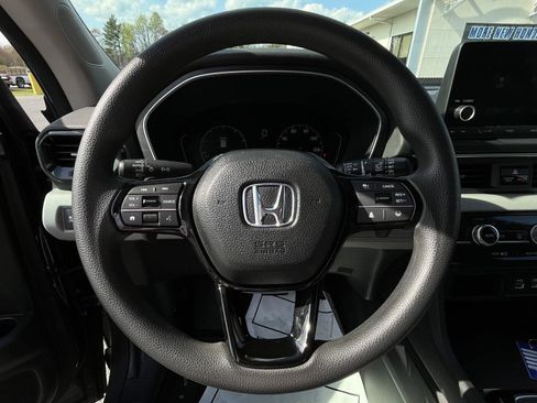 Certified 2023 Honda Pilot LX image 16