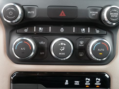 Used 2021 RAM 1500 Laramie AWD/4WD image 23