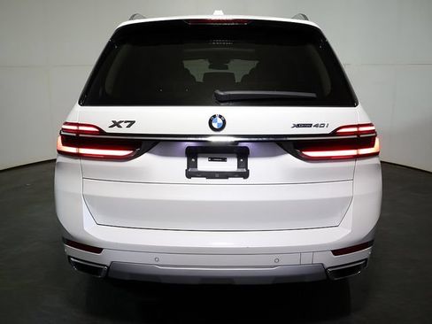 Used 2025 BMW X7 xDrive40i AWD/4WD image 10