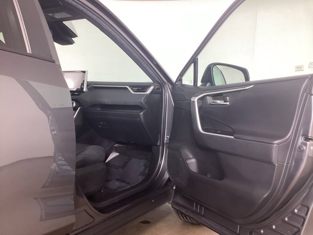Used 2022 Toyota RAV4 XSE AWD/4WD image 22