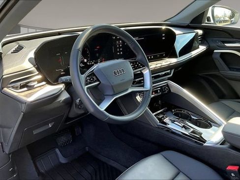Used 2025 Audi Q5 Premium w/ Convenience Package AWD/4WD image 17