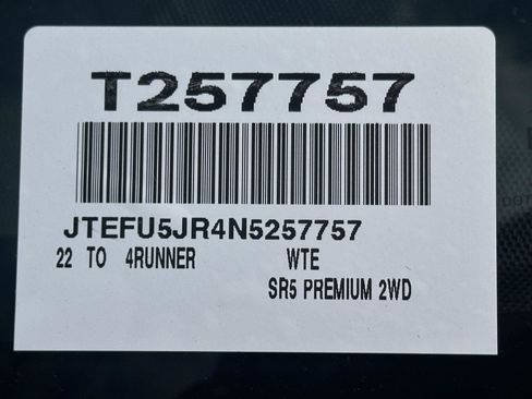 Used 2022 Toyota 4Runner SR5 Premium w/ Moonroof Package RWD image 15