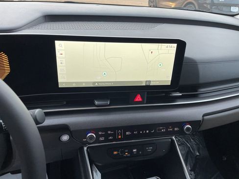 New 2026 Kia Carnival EX image 19