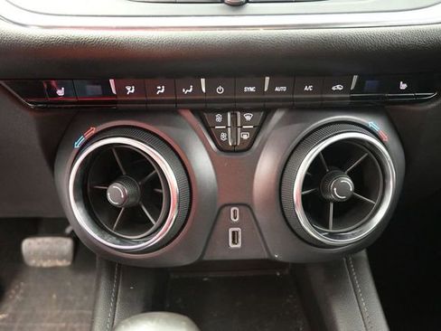 Used 2019 Chevrolet Blazer LT AWD/4WD image 24