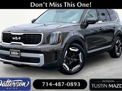 Used 2024 Kia Telluride EX w/ EX Captain's Chair Package