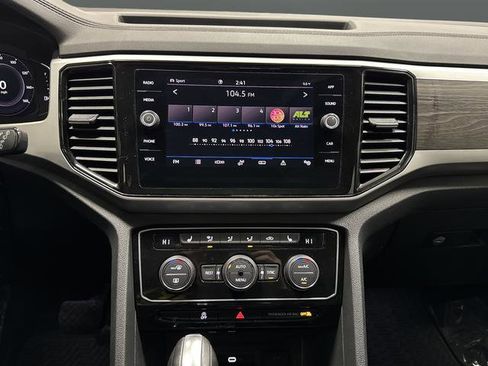 Used 2023 Volkswagen Atlas SE image 8