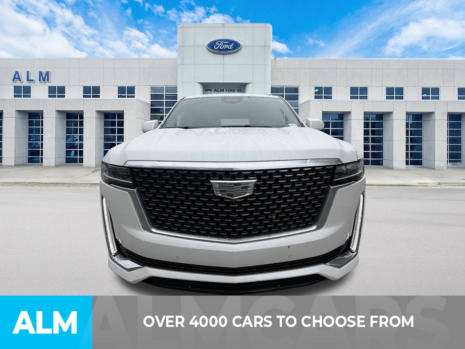 Used 2022 Cadillac Escalade Premium Luxury AWD/4WD image 2