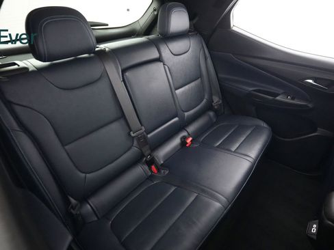 Used 2023 Chevrolet Bolt EUV LT w/ Convenience Package FWD image 5