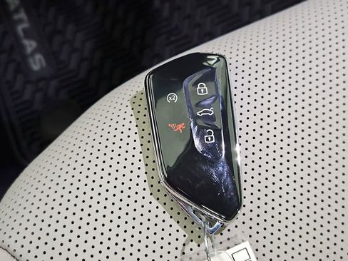 New 2026 Volkswagen Atlas SEL image 38