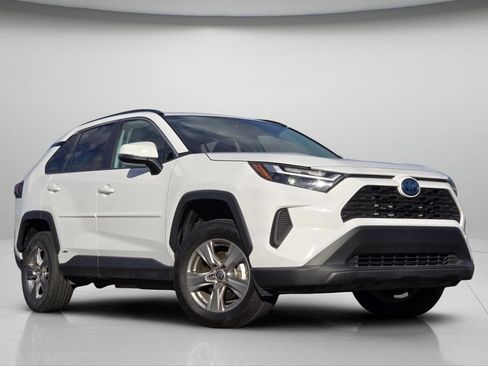 Used 2024 Toyota RAV4 LE AWD/4WD image 2