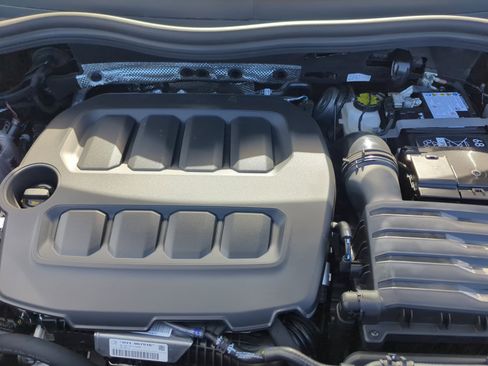 New 2026 Volkswagen Tiguan SE image 21