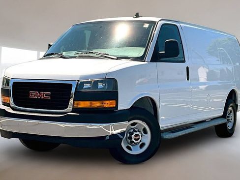 Used 2024 GMC Savana 2500 w/ Driver Convenience Package RWD image 3