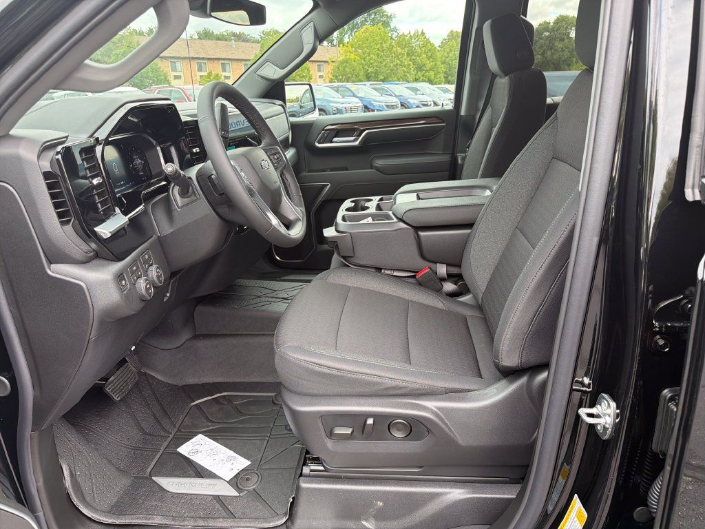 New 2026 Chevrolet Silverado 1500 RST AWD/4WD image 10