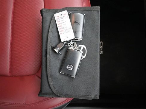 Used 2022 MAZDA CX-5 Carbon Edition image 12