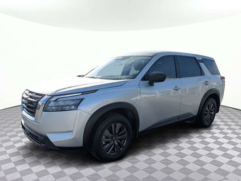 Used 2025 Nissan Pathfinder S FWD image 7