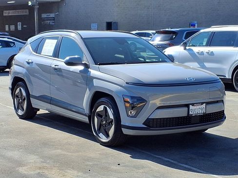 Used 2025 Hyundai Kona SEL FWD image 7