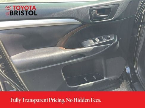 Used 2018 Toyota Highlander Plus AWD/4WD image 27