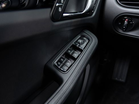 New 2026 Porsche Macan image 21