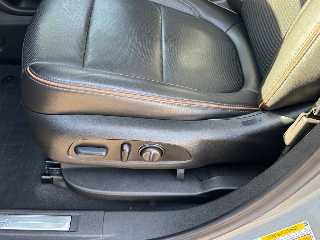 Used 2023 GMC Acadia AT4 w/ Technology Package AWD/4WD image 17