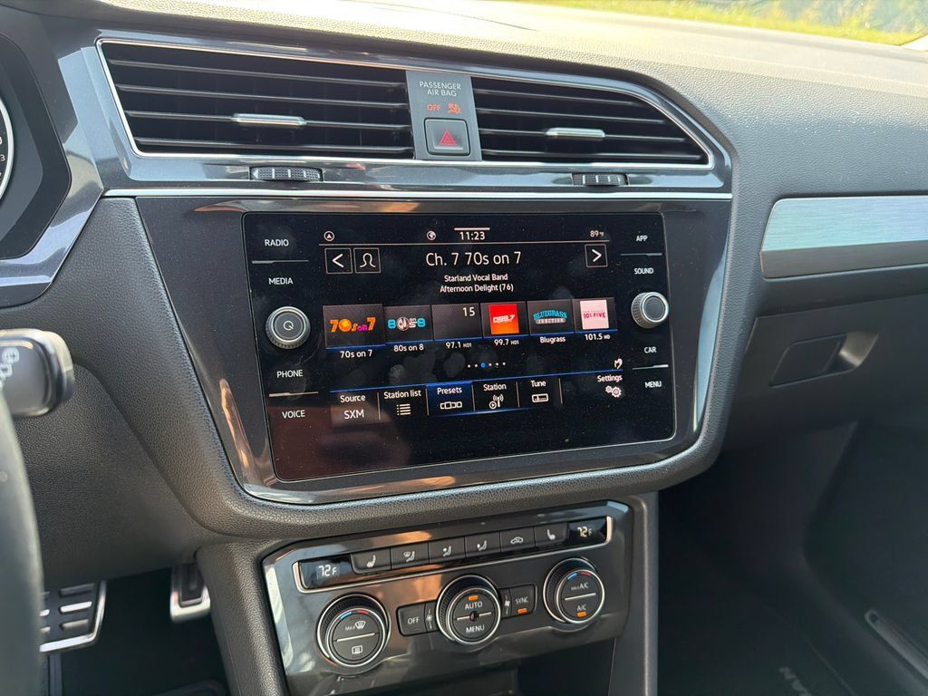 Used 2021 Volkswagen Tiguan SE R-Line FWD image 28