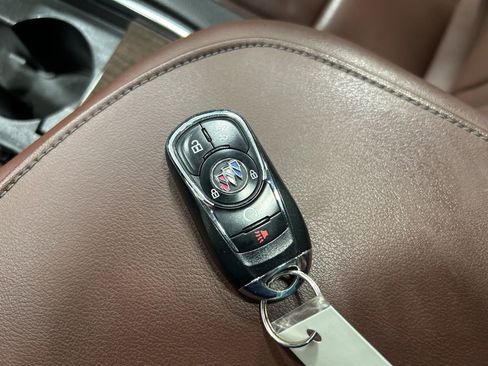 Used 2021 Buick Enclave Avenir w/ Avenir Technology Package image 24