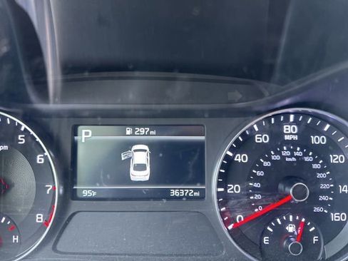 Used 2024 Kia Forte LXS w/ LXS Technology Package FWD image 6