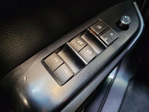 Used 2019 Toyota Highlander LE FWD image 27